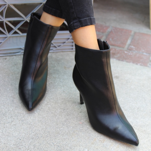 🚨LAST PAIR!//The Astrid// Black ankle bootie - Picture 5 of 7